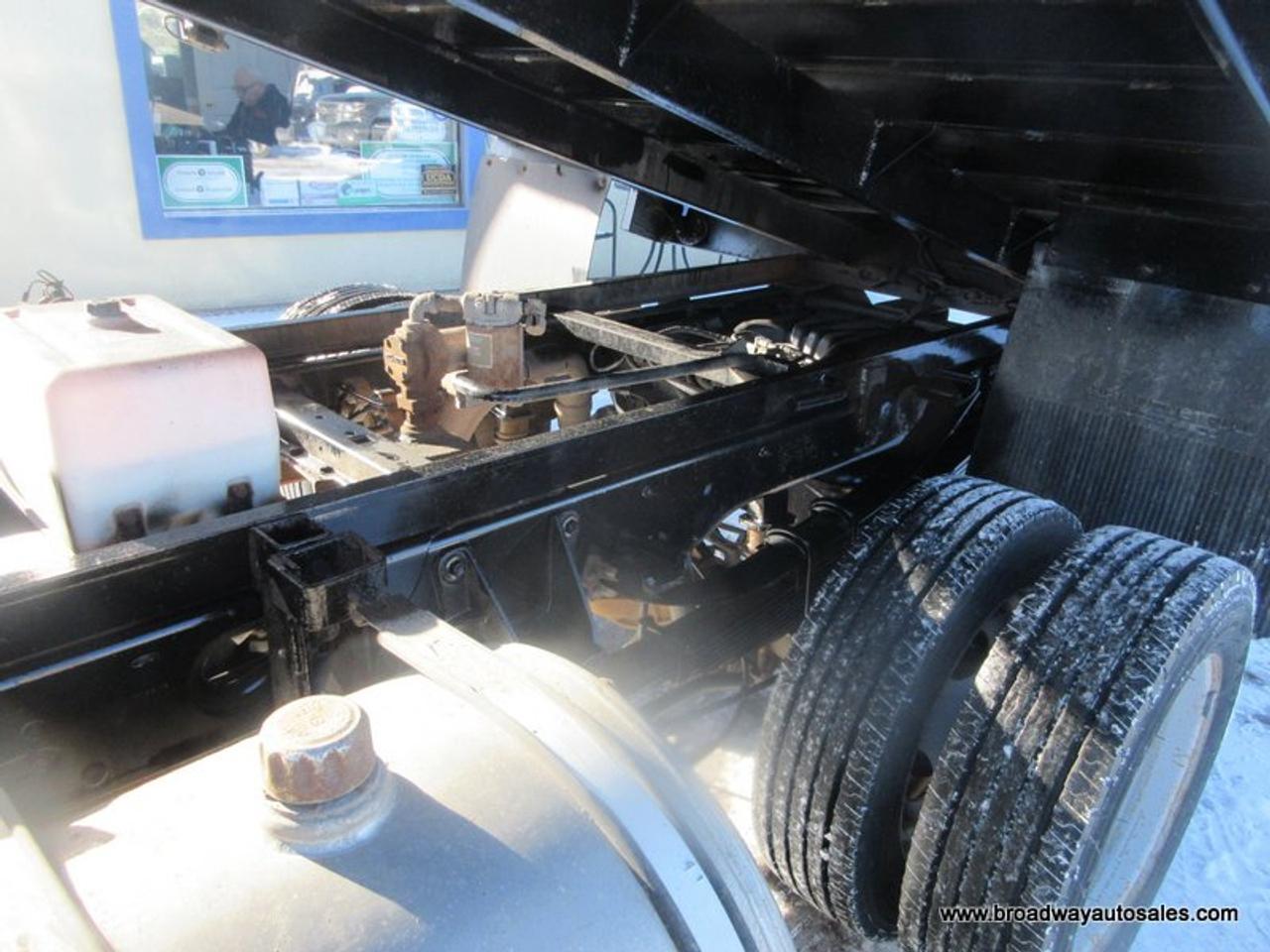 2020 Ford F-550 WORK READY XL-PACKAGE 3 PASSENGER 6.7L - POWER STROKE DIESEL.. 4X4.. REGULAR-CAB.. HYDRAULIC-DUMP-BOX.. TRAILER BRAKE.. Photo