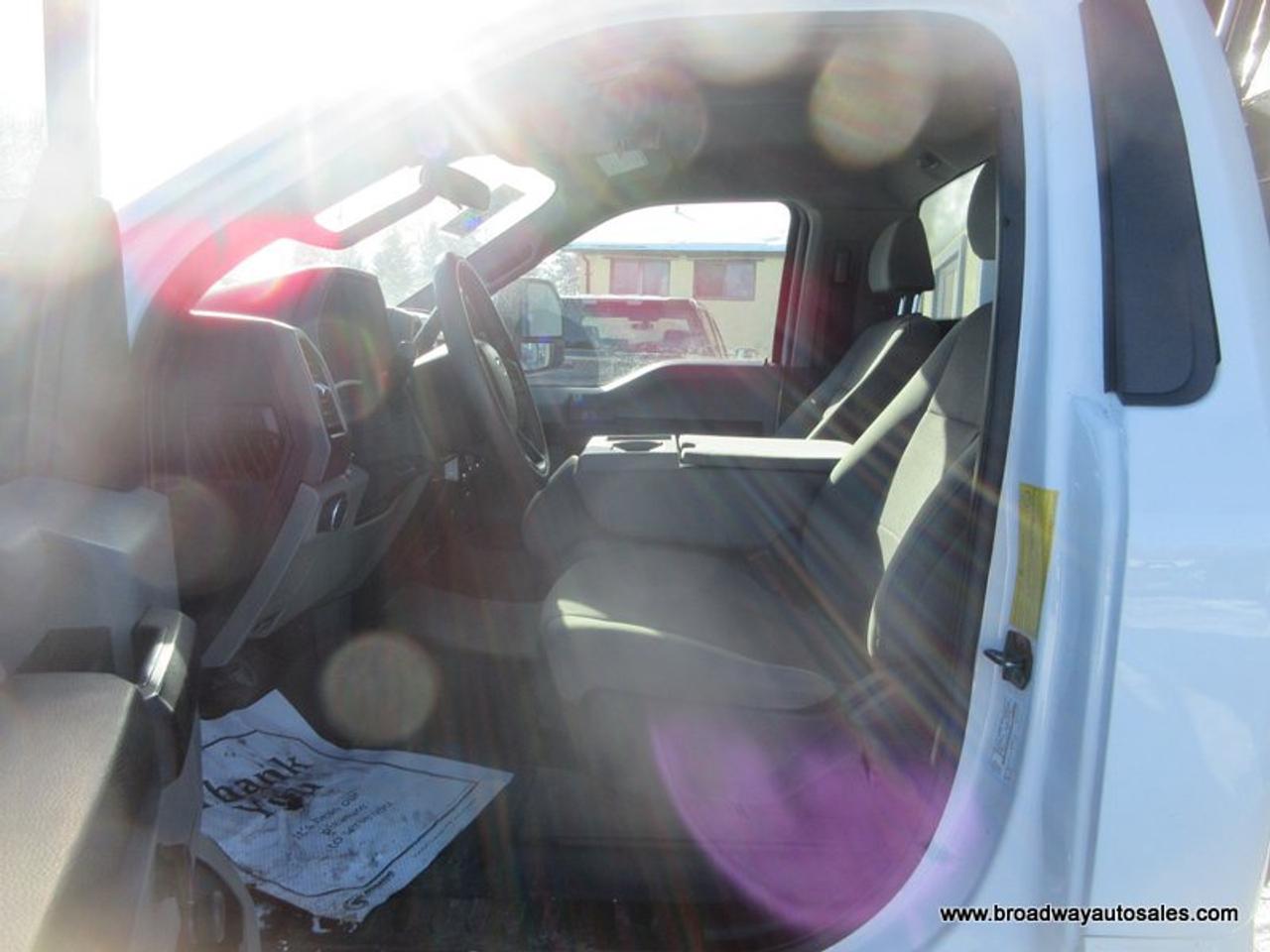 2020 Ford F-550 WORK READY XL-PACKAGE 3 PASSENGER 6.7L - POWER STROKE DIESEL.. 4X4.. REGULAR-CAB.. HYDRAULIC-DUMP-BOX.. TRAILER BRAKE.. Photo