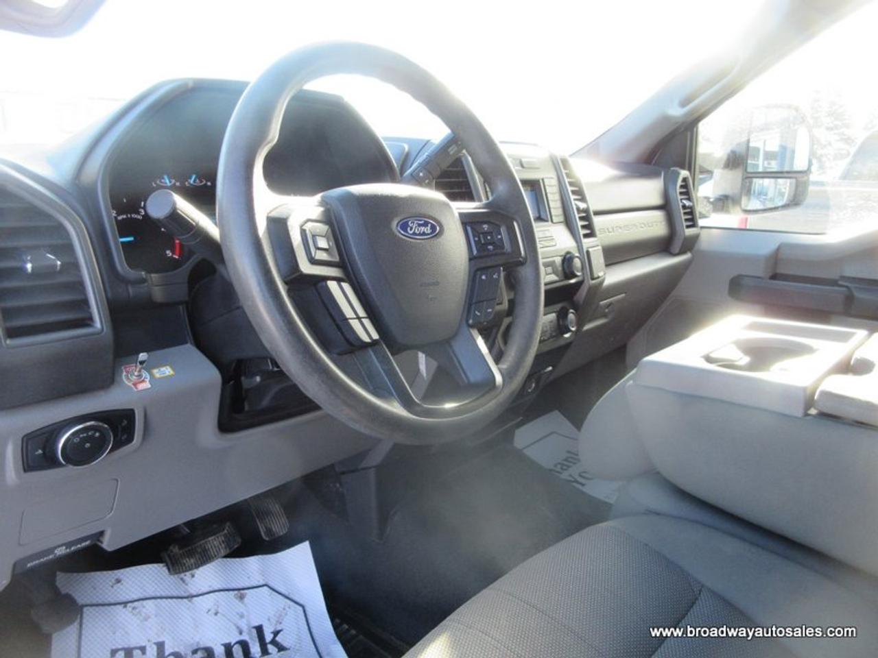 2020 Ford F-550 WORK READY XL-PACKAGE 3 PASSENGER 6.7L - POWER STROKE DIESEL.. 4X4.. REGULAR-CAB.. HYDRAULIC-DUMP-BOX.. TRAILER BRAKE.. Photo