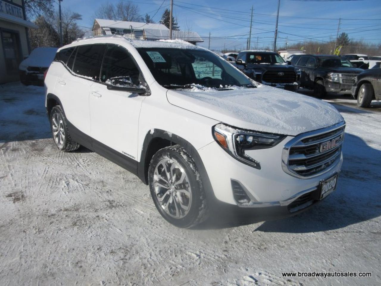 2020 GMC Terrain ALL-WHEEL DRIVE SLT-VERSION 5 PASSENGER 2.0L - TURBO.. NAVIGATION.. PANORAMIC SUNROOF.. LEATHER.. HEATED SEATS & WHEEL.. BOSE AUDIO.. Photo4