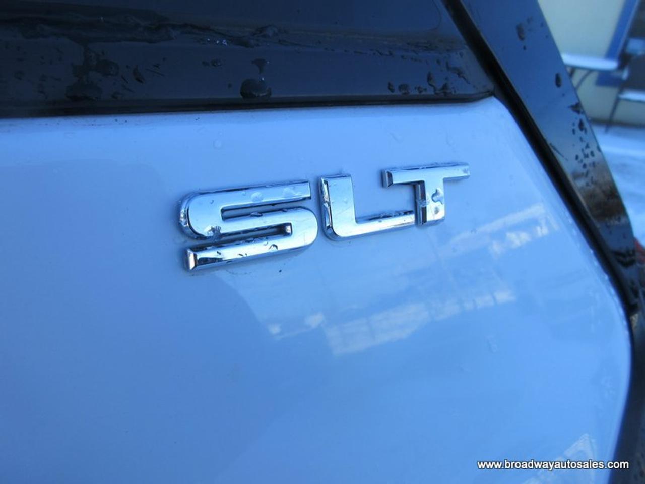 2020 GMC Terrain ALL-WHEEL DRIVE SLT-VERSION 5 PASSENGER 2.0L - TURBO.. NAVIGATION.. PANORAMIC SUNROOF.. LEATHER.. HEATED SEATS & WHEEL.. BOSE AUDIO.. Photo