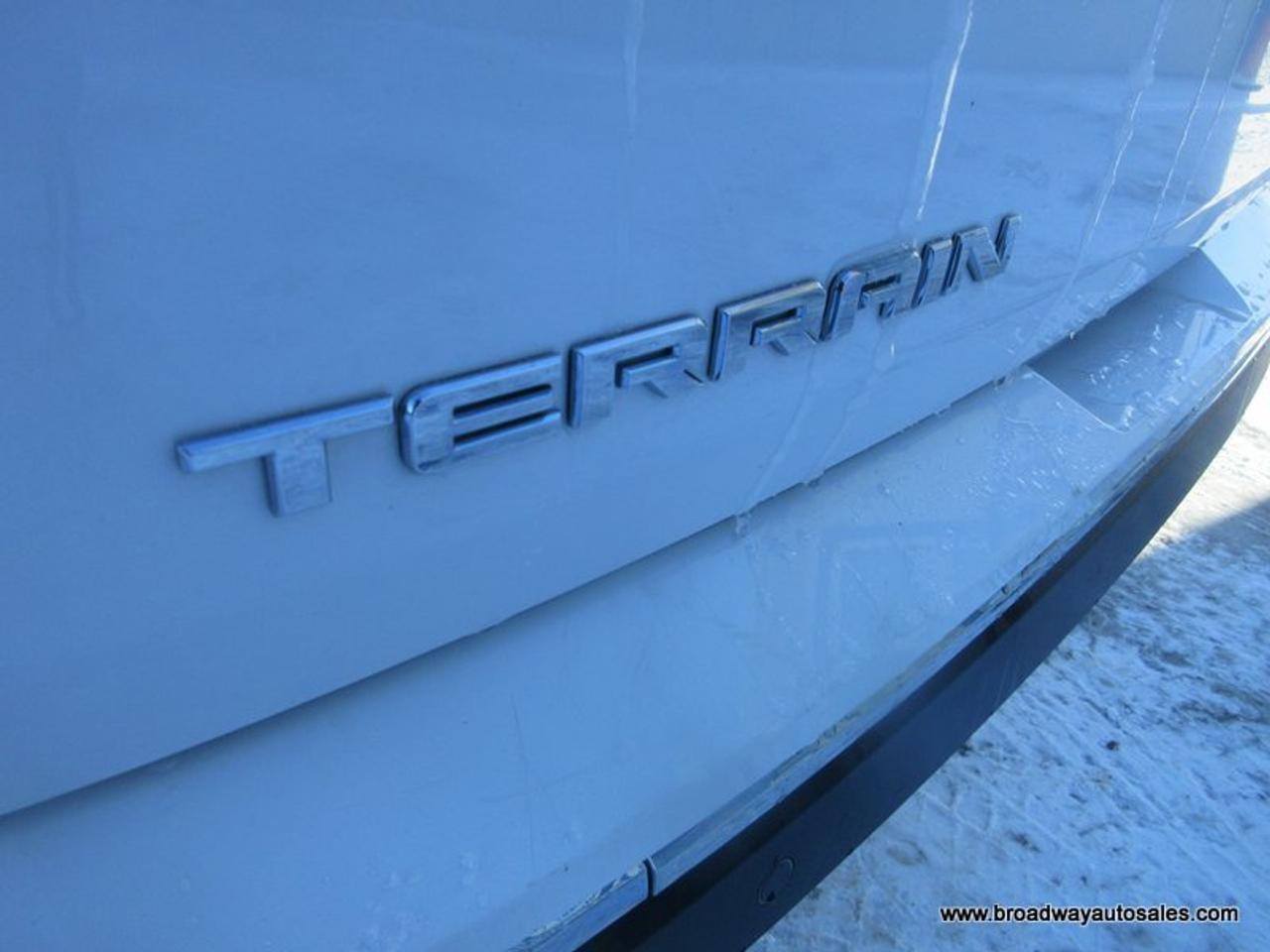 2020 GMC Terrain ALL-WHEEL DRIVE SLT-VERSION 5 PASSENGER 2.0L - TURBO.. NAVIGATION.. PANORAMIC SUNROOF.. LEATHER.. HEATED SEATS & WHEEL.. BOSE AUDIO.. Photo