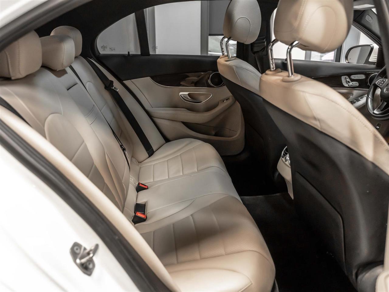 2015 Mercedes-Benz C 300 C 300|AMG PKG|BLINDSPOT|NAVI|REAR CAM|PANO|ACCIDENT FREE Photo