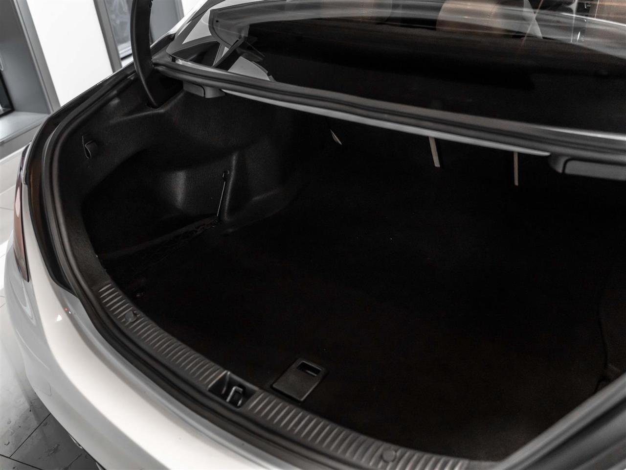 2015 Mercedes-Benz C 300 C 300|AMG PKG|BLINDSPOT|NAVI|REAR CAM|PANO|ACCIDENT FREE Photo