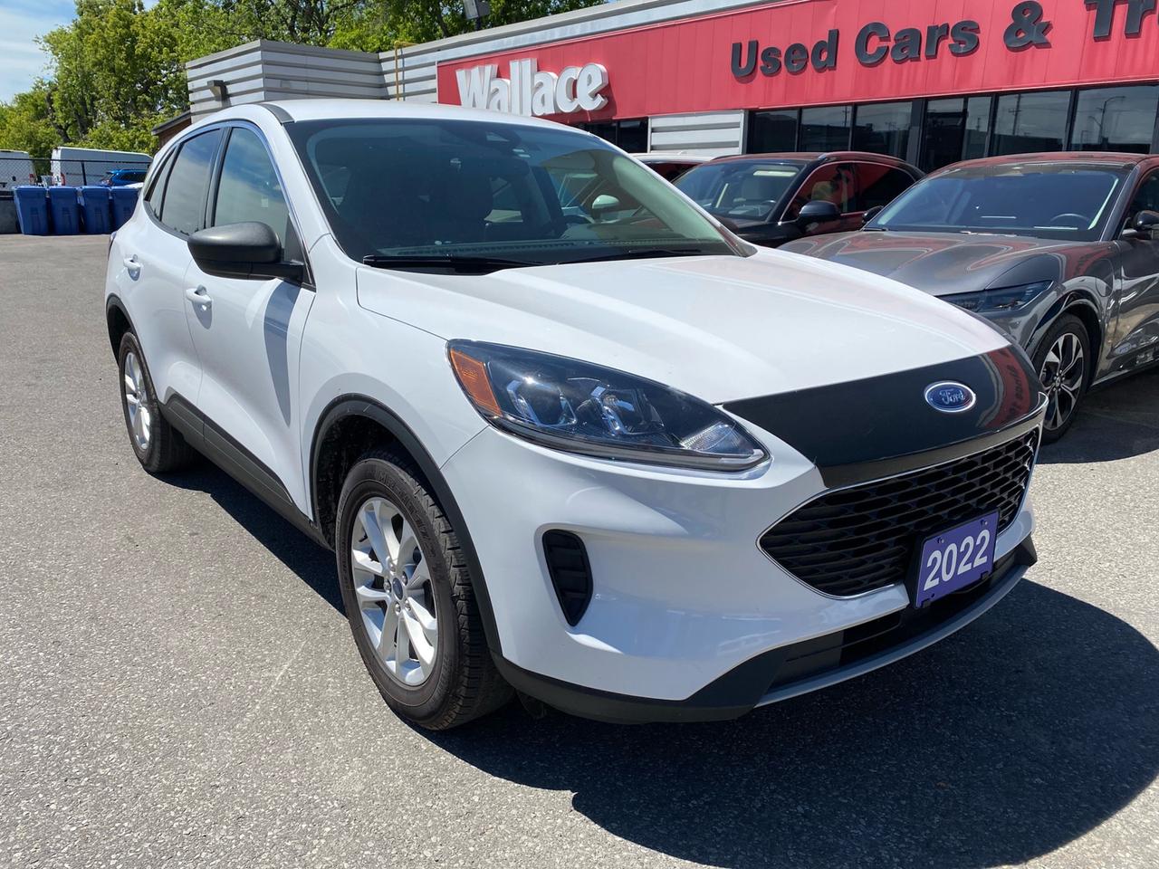 SE equipped with NAV, Apple CarPlay, Android Auto, back up camera, hands free BlueTooth, factory remote start, heated seats, tilt/telescopic/heated steering wheel with audio and cruise controls, power rear lift-gate and much more. Please contact us for more information and to schedule your test drive today. PLEASE REACH OUT AND TELL US HOW WE CAN HELP YOU GET YOUR NEXT VEHICLE.<br />SAFETY CHECK FOR ONTARIO OR QUEBEC INCLUDED ON ALL CARS EXCEPT THOSE LISTED AS-IS.<br />FINANCING AVAILABLE FOR ALL CREDIT SITUATIONS.<br />All prices are plus HST and licence fees.<br />We do not charge an administration fee or add extra charges.