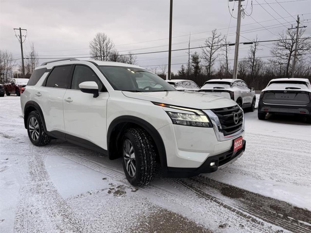 2023 Nissan Pathfinder SL V6 4x4 at Photo2