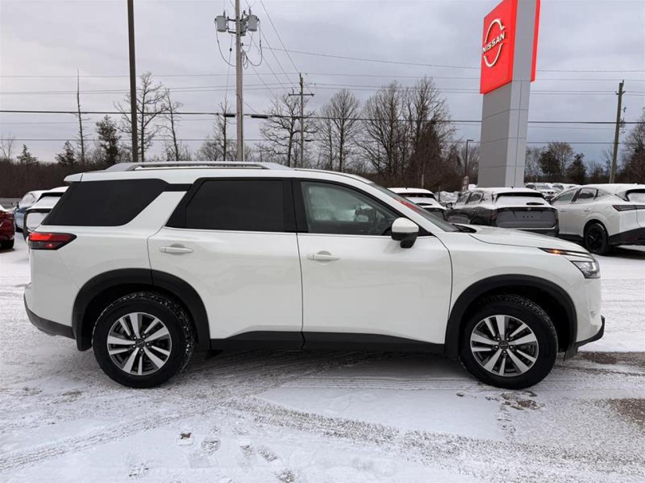 2023 Nissan Pathfinder SL V6 4x4 at Photo