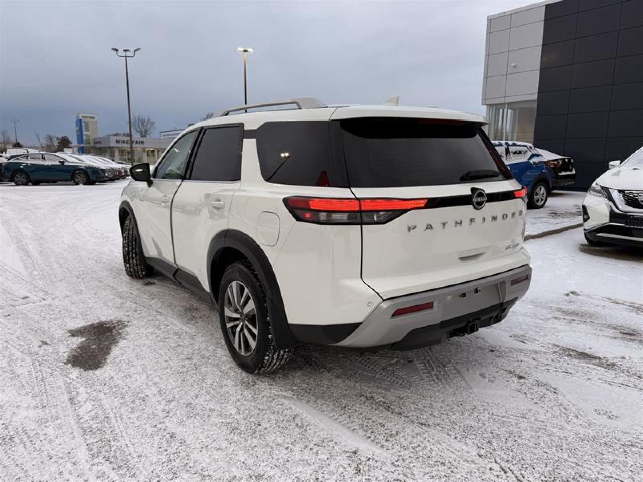 2023 Nissan Pathfinder SL V6 4x4 at Photo