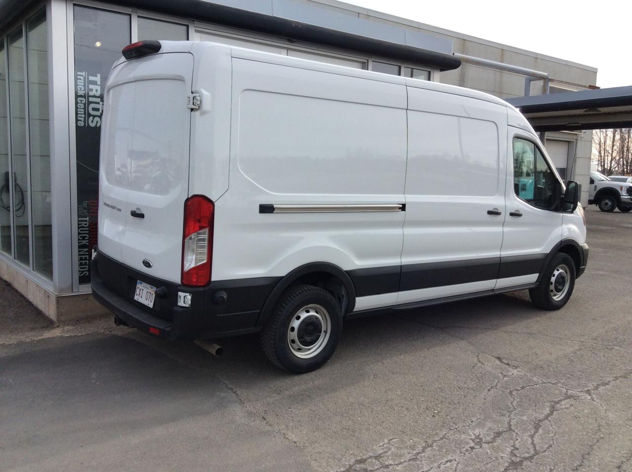 2024 Ford Transit Cargo Van 250 Photo4
