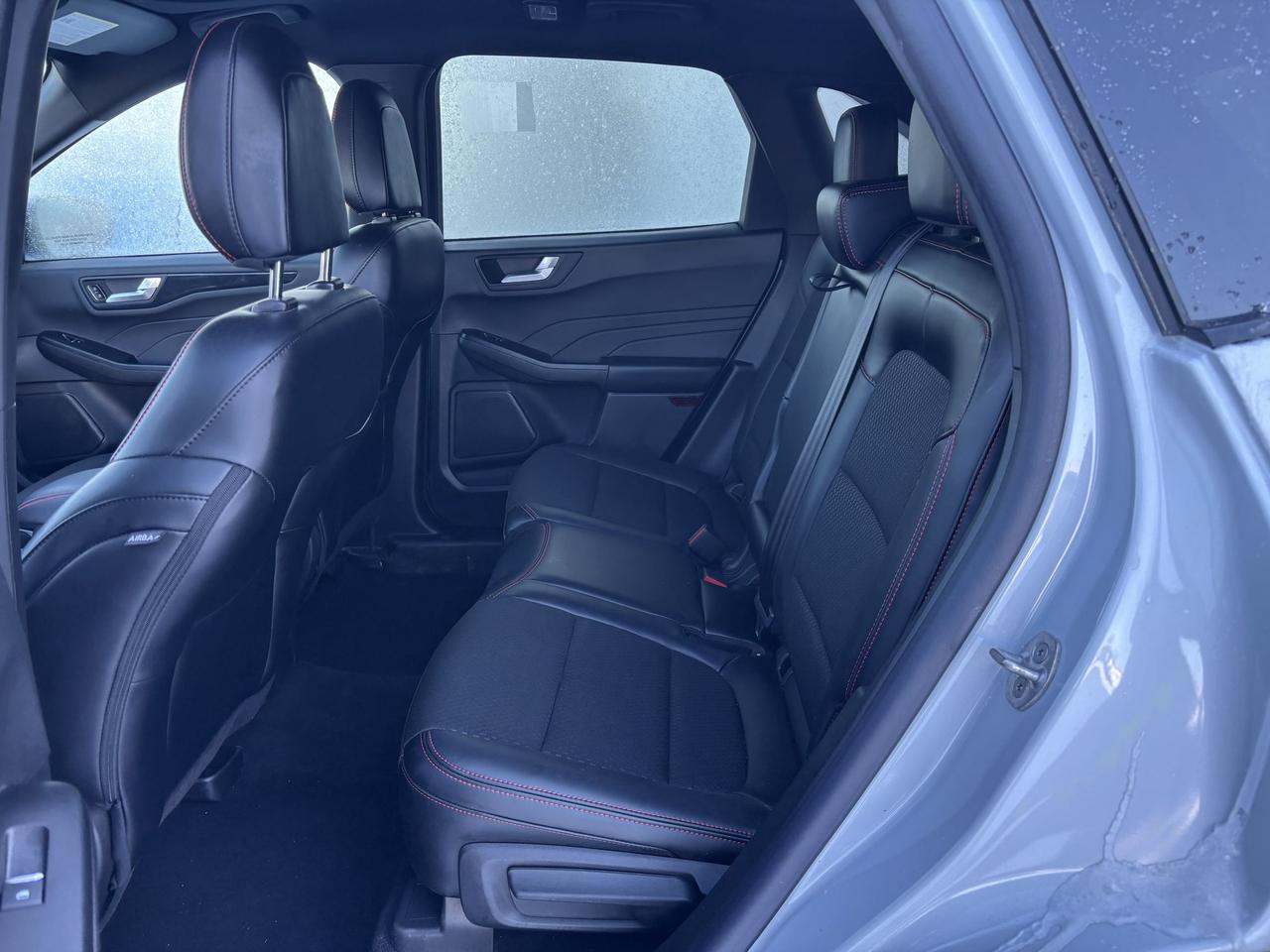 2025 Ford Escape ST-LINE, AWD, PANO ROOF, TECH PACK, HEATED WHEEL! Photo