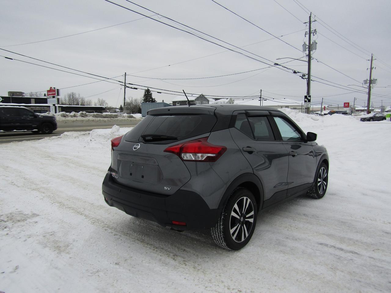 2020 Nissan Kicks SV Photo