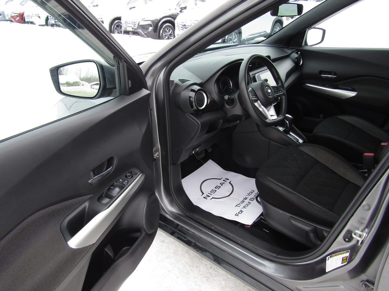 2020 Nissan Kicks SV Photo