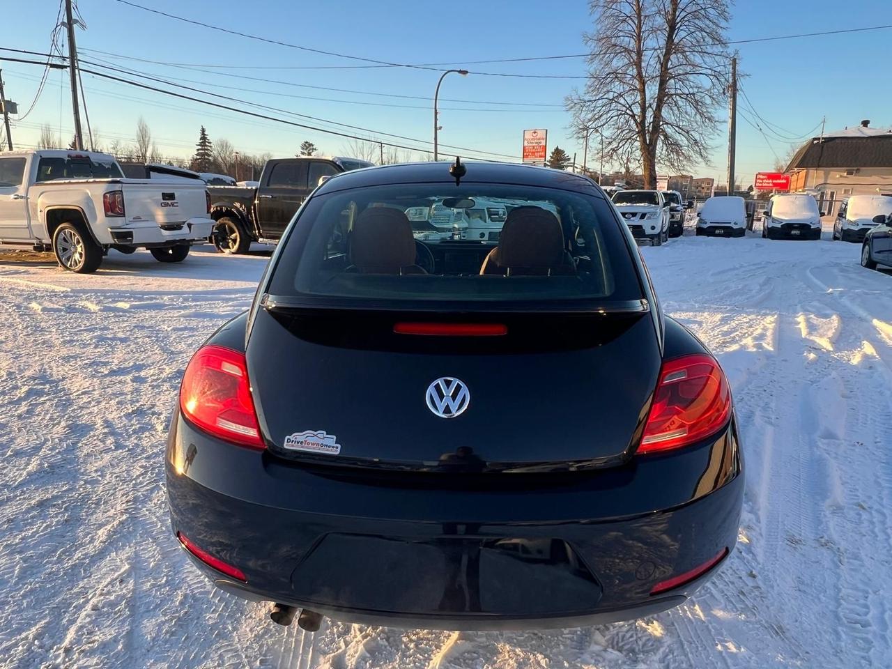 2016 Volkswagen Beetle Trendline Photo