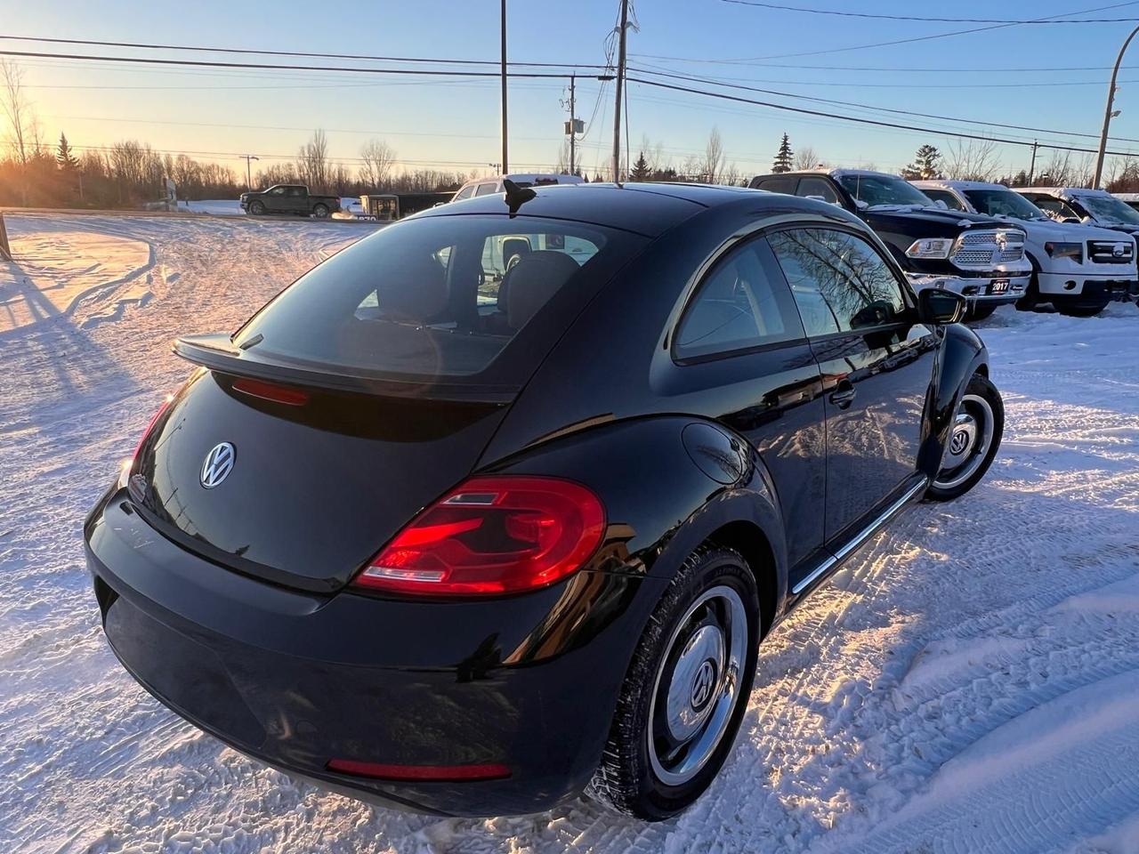 2016 Volkswagen Beetle Trendline Photo