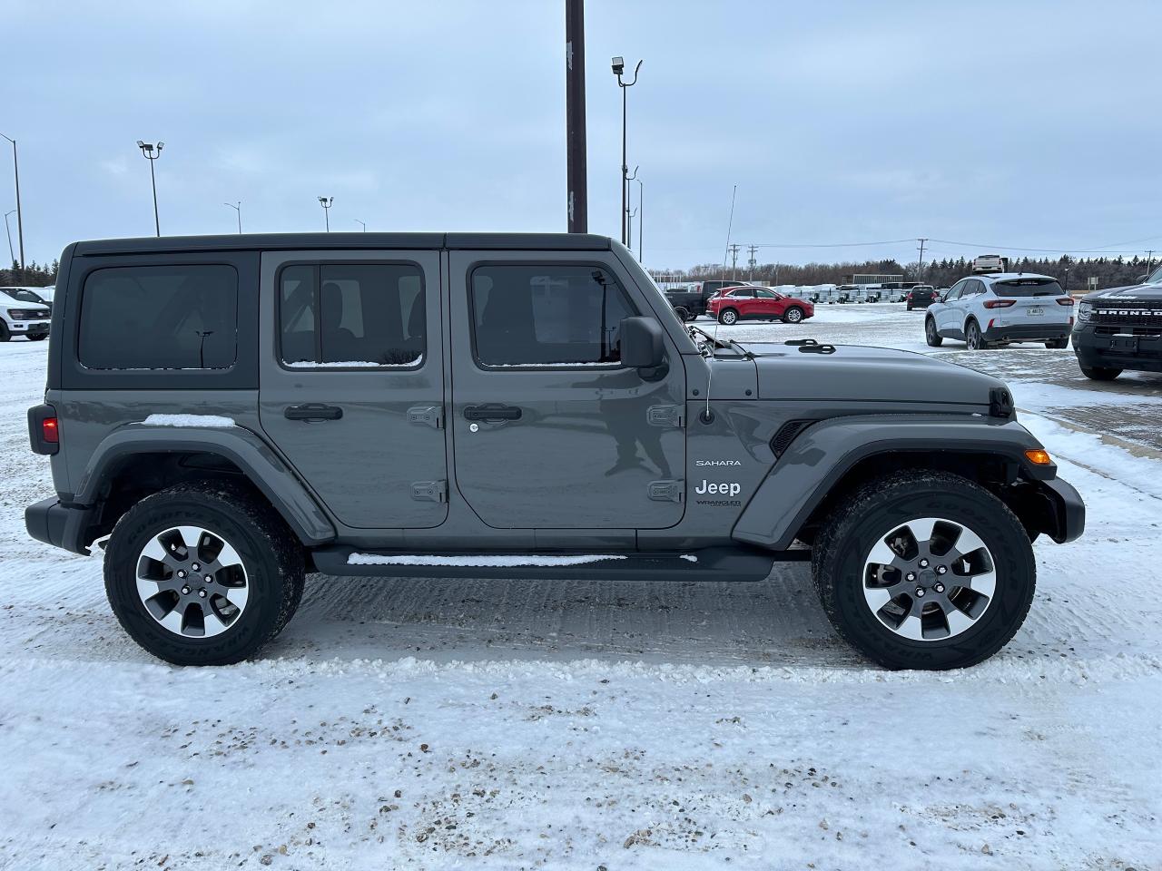 2021 Jeep Wrangler Unlimited Sahara Photo1