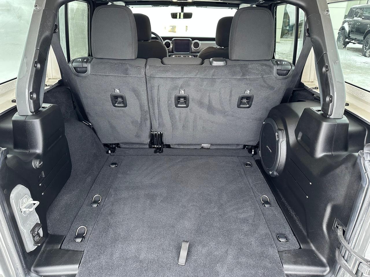 2021 Jeep Wrangler Unlimited Sahara Photo5