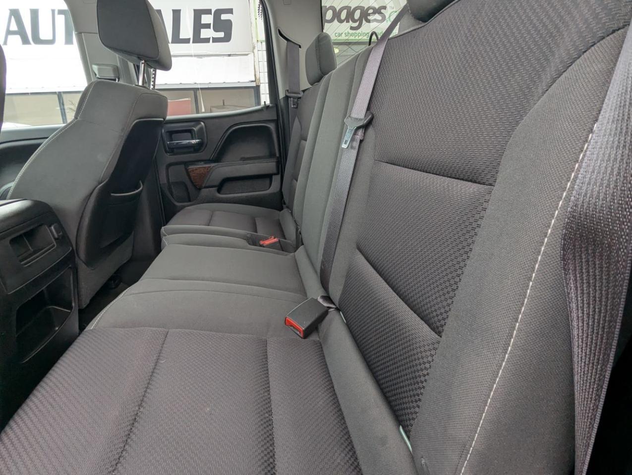 2015 GMC Sierra 1500 SLE WITH SOFT TONNEAU COVER!! Photo