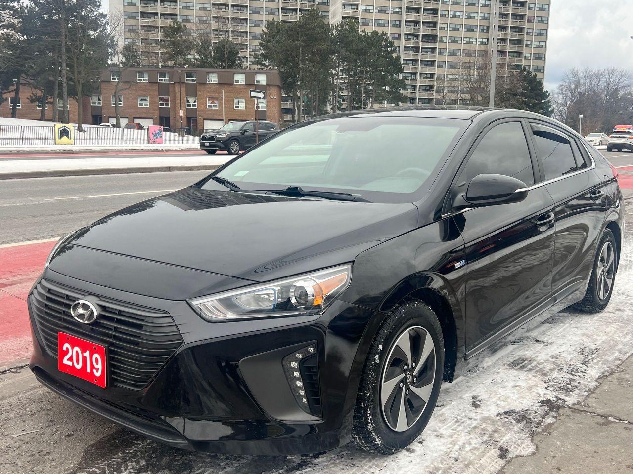 2019 Hyundai IONIQ Preferred-SUNROOF-BACK CAM-HEATED SEATS & MORE! Photo2