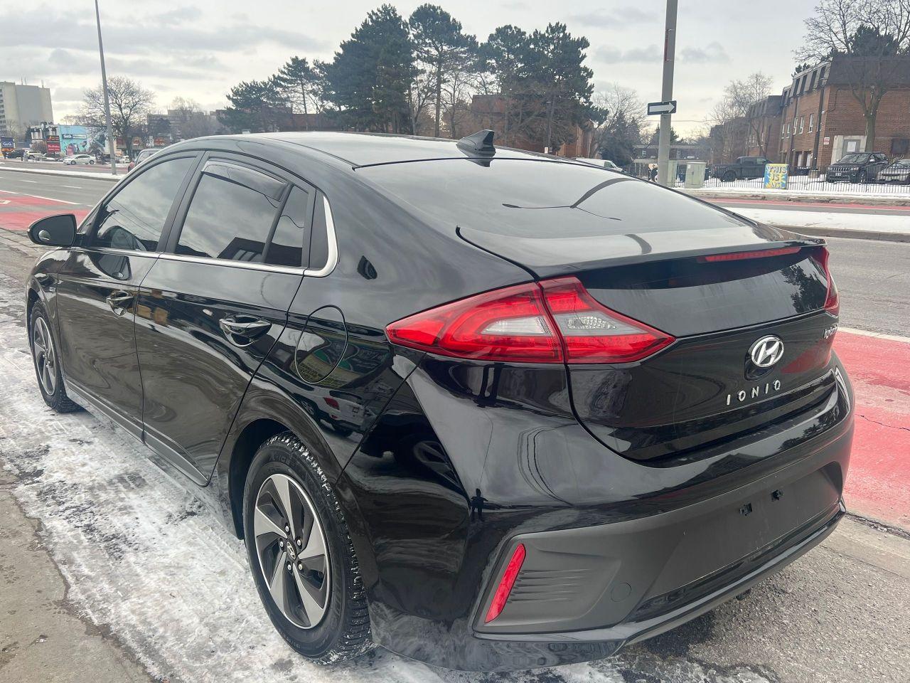 2019 Hyundai IONIQ Preferred-SUNROOF-BACK CAM-HEATED SEATS & MORE! Photo