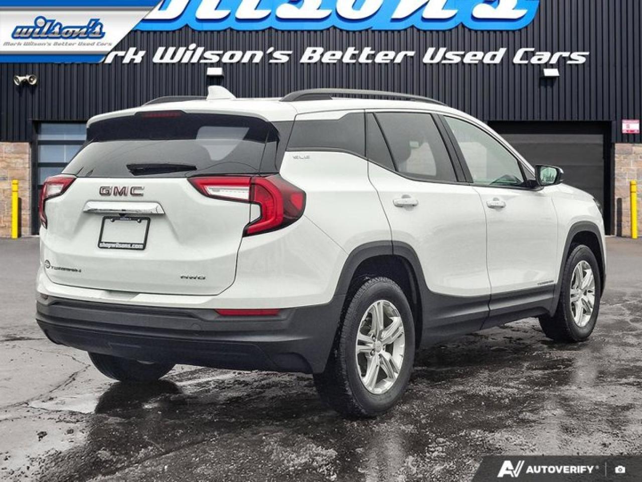 2024 GMC Terrain SLE AWD | CarPlay + Android Auto | Rear Camera | Alloy Wheels | and More ! Photo