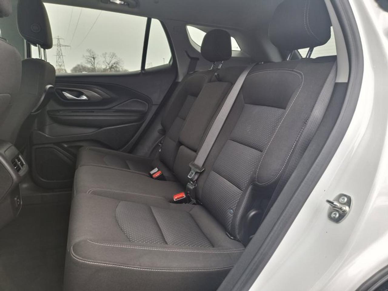 2024 GMC Terrain SLE AWD | CarPlay + Android Auto | Rear Camera | Alloy Wheels | and More ! Photo