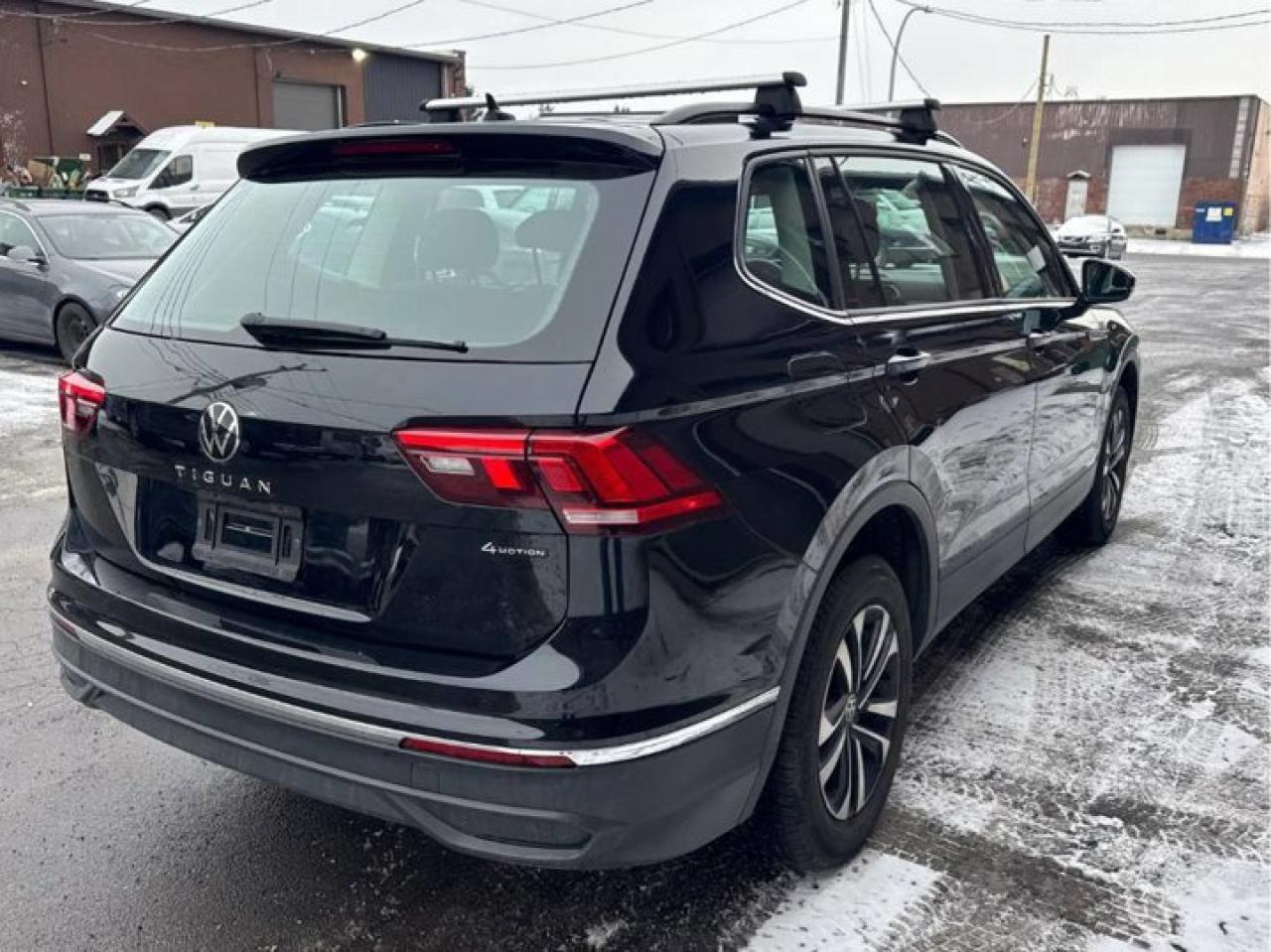 2022 Volkswagen Tiguan Trendline AWD | Blind Spot Monitor | Carplay and Android Auto | Heated Seats + Steering | and More ! Photo