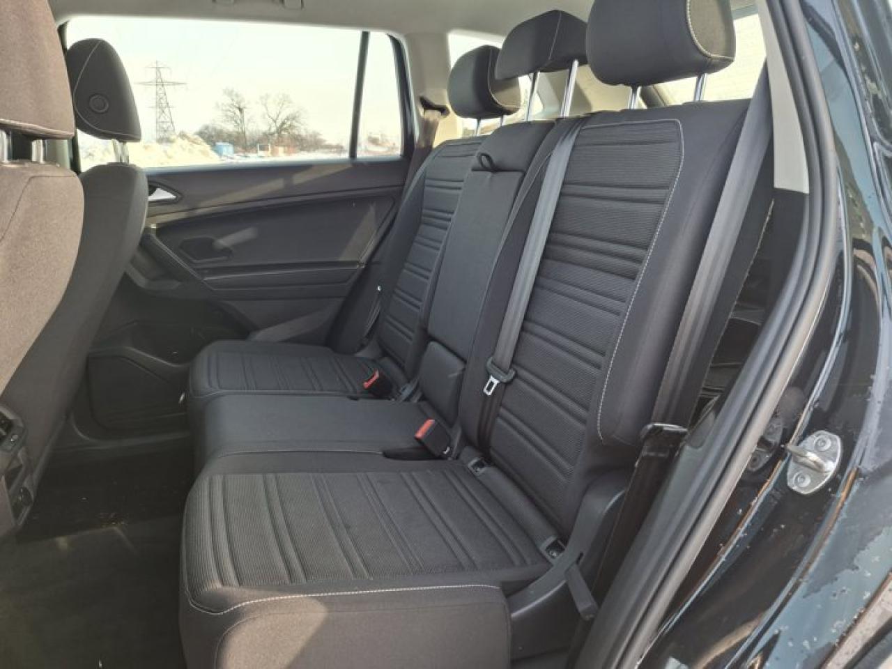 2022 Volkswagen Tiguan Trendline AWD | Blind Spot Monitor | Carplay and Android Auto | Heated Seats + Steering | and More ! Photo