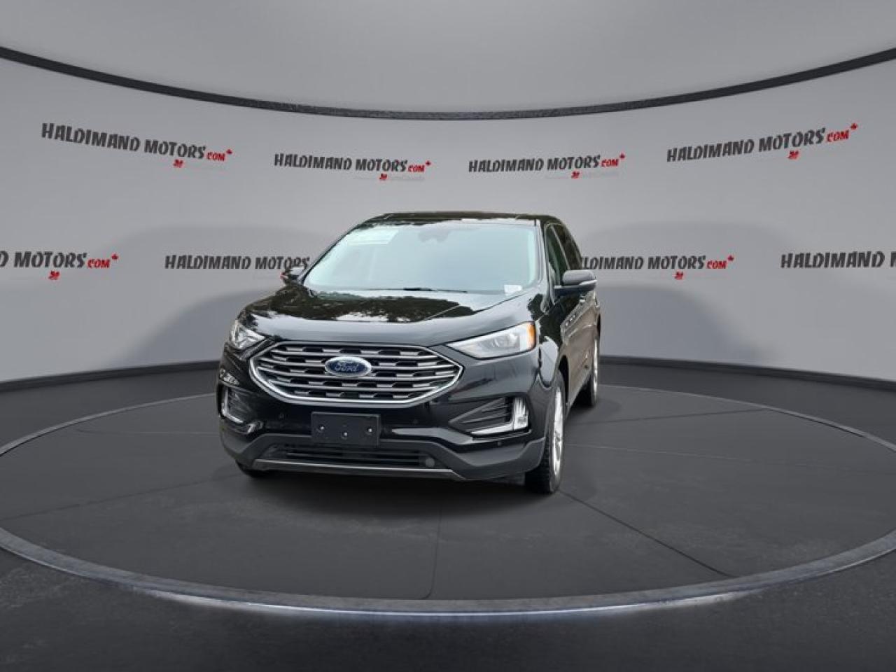 2024 Ford Edge Titanium AWD | Panoramic Roof | Remote Start | Heated Seats | Leather Seats Photo