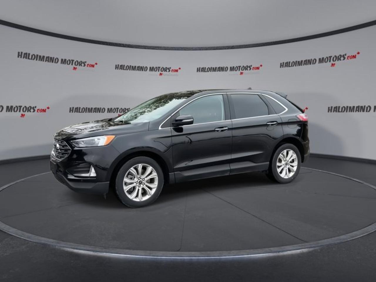 2024 Ford Edge Titanium AWD | Panoramic Roof | Remote Start | Heated Seats | Leather Seats Photo
