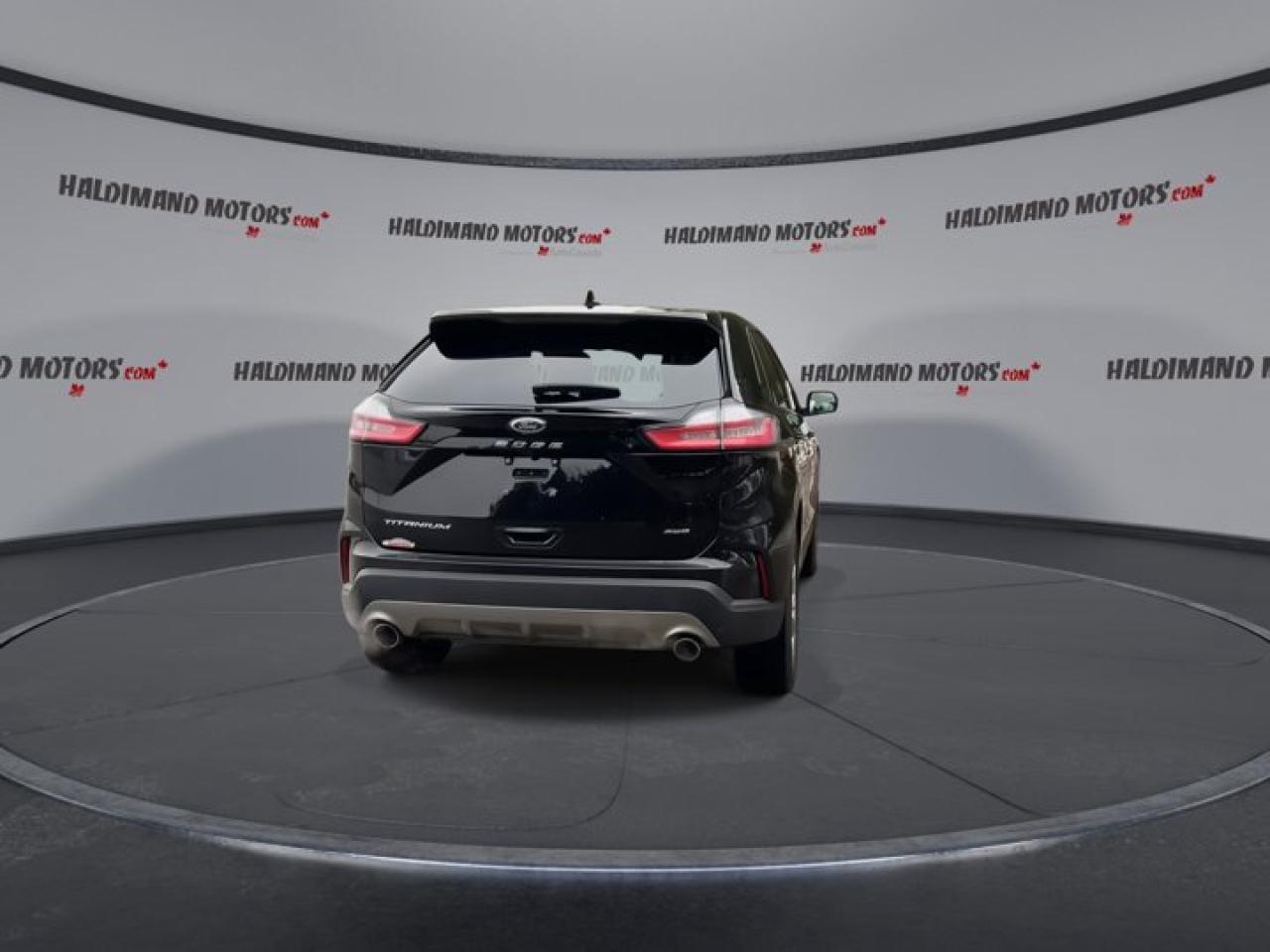 2024 Ford Edge Titanium AWD | Panoramic Roof | Remote Start | Heated Seats | Leather Seats Photo
