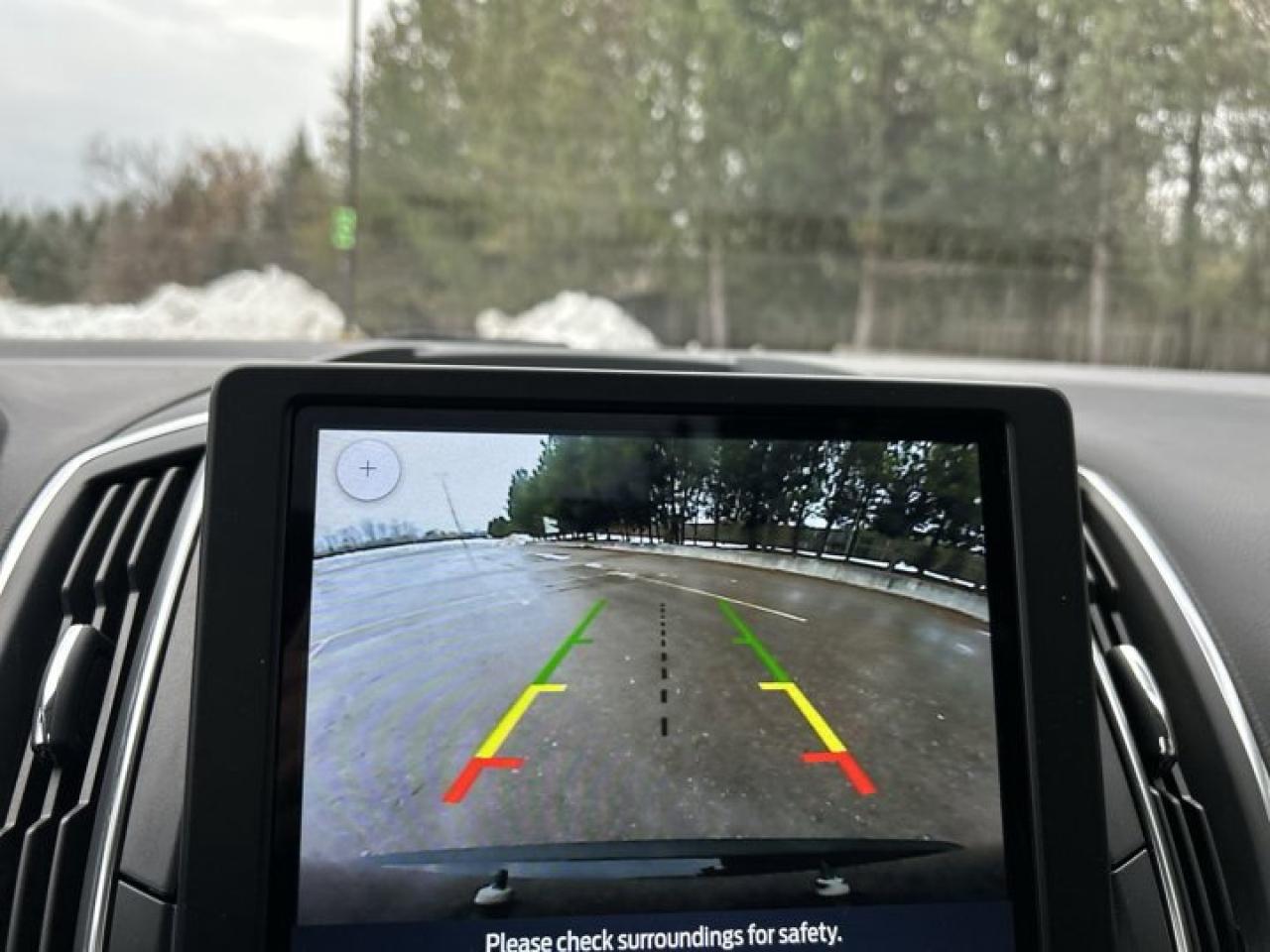 2024 Ford Edge Titanium AWD | Panoramic Roof | Remote Start | Heated Seats | Leather Seats Photo