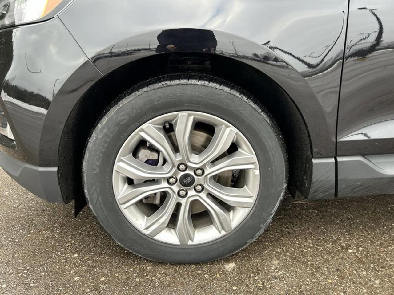 2024 Ford Edge Titanium AWD Photo