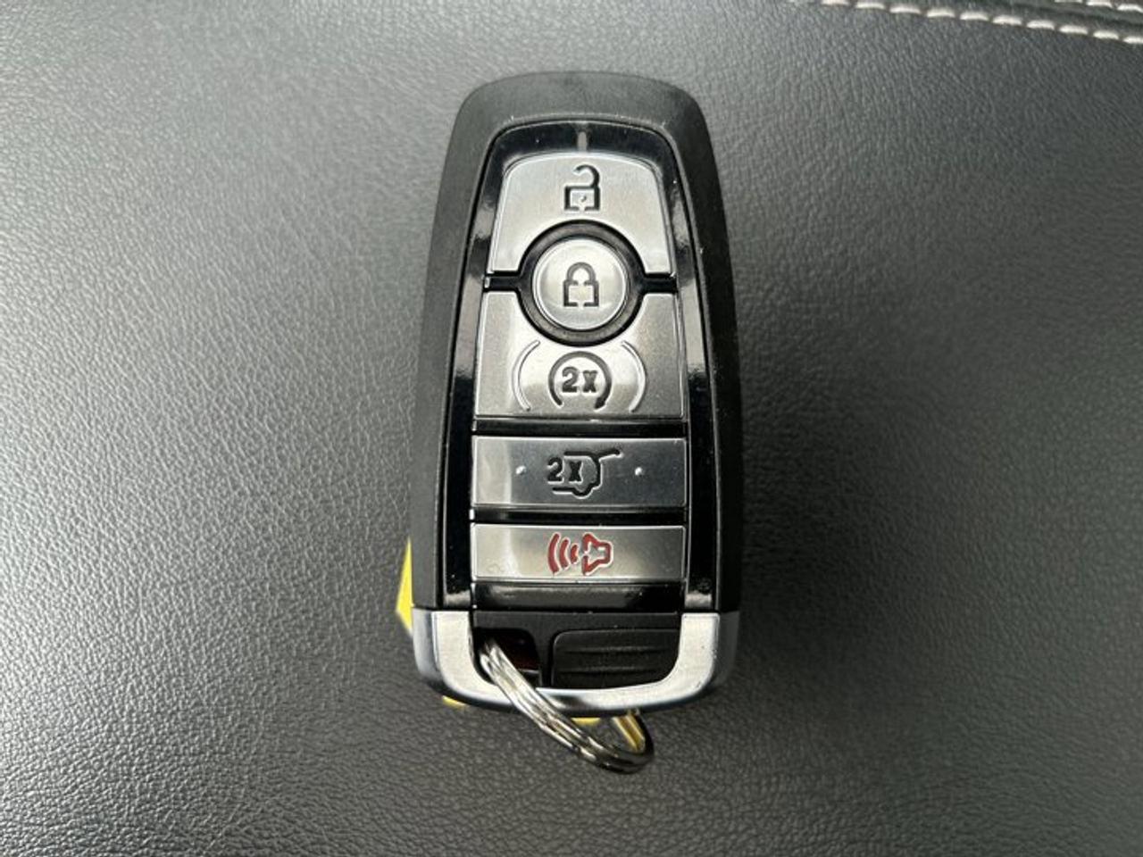 2024 Ford Edge Titanium AWD Photo