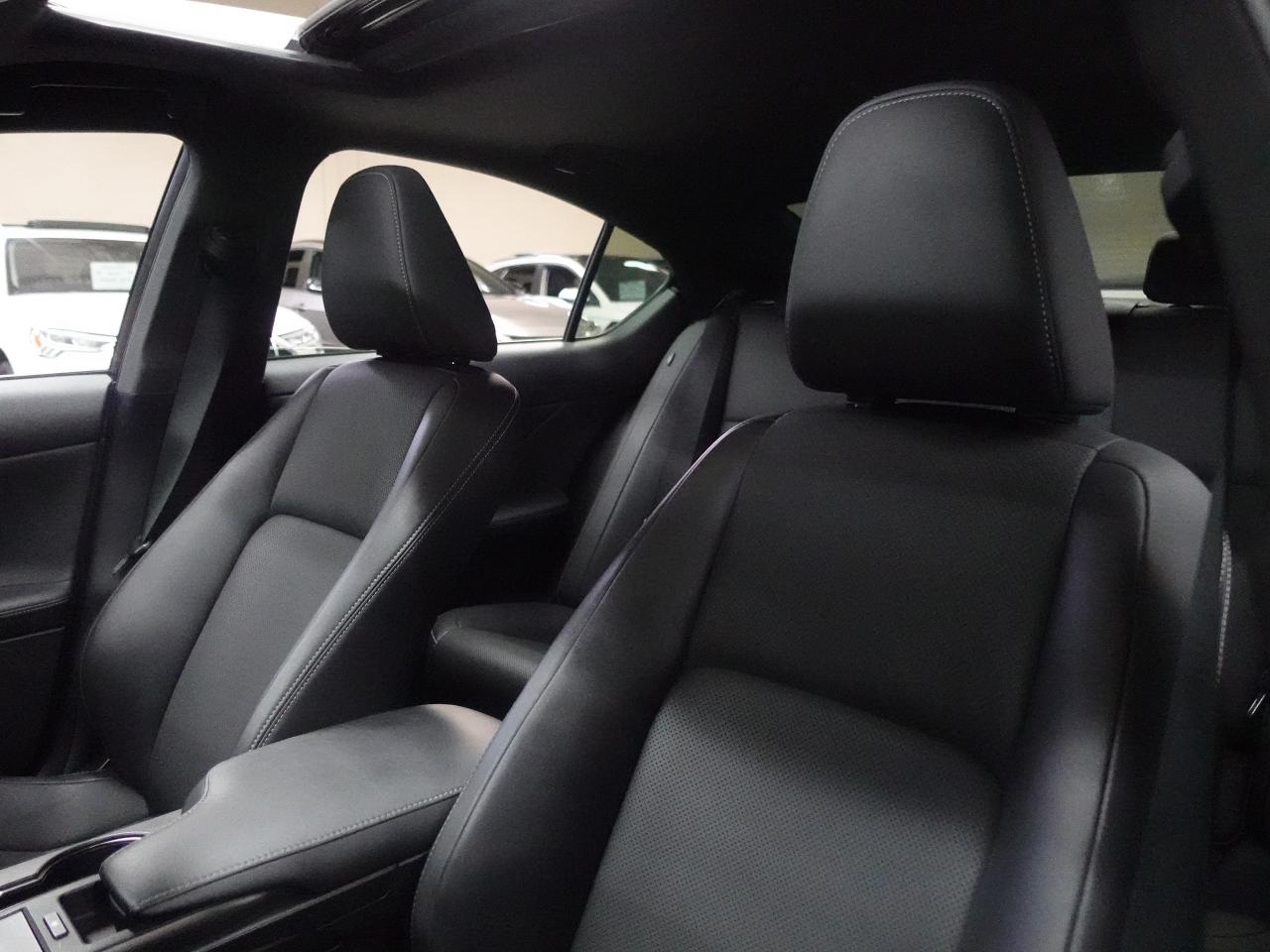 2021 Lexus IS 300 AWD | Leather | Sunroof | BlindSpot | CarPlay Photo