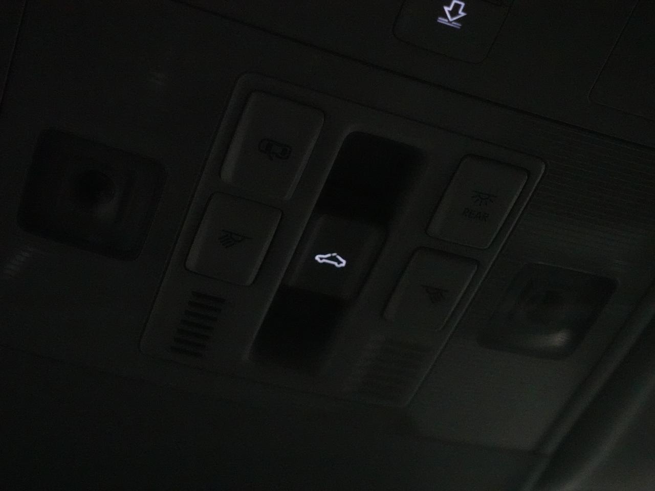 2022 Volkswagen Taos HIGHLINE | AWD | Nav | Leather | Pano roof | BSM Photo