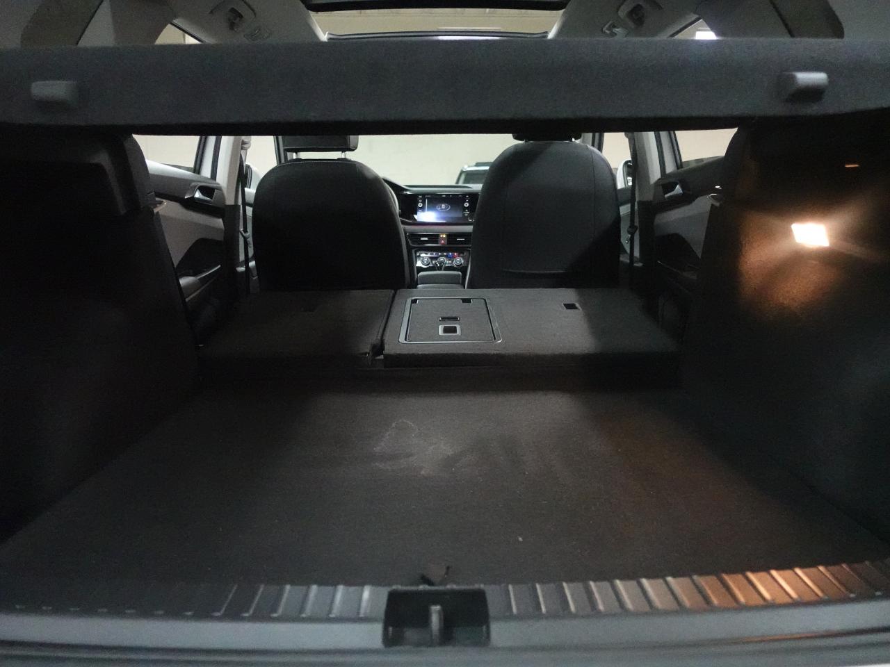 2022 Volkswagen Taos HIGHLINE | AWD | Nav | Leather | Pano roof | BSM Photo