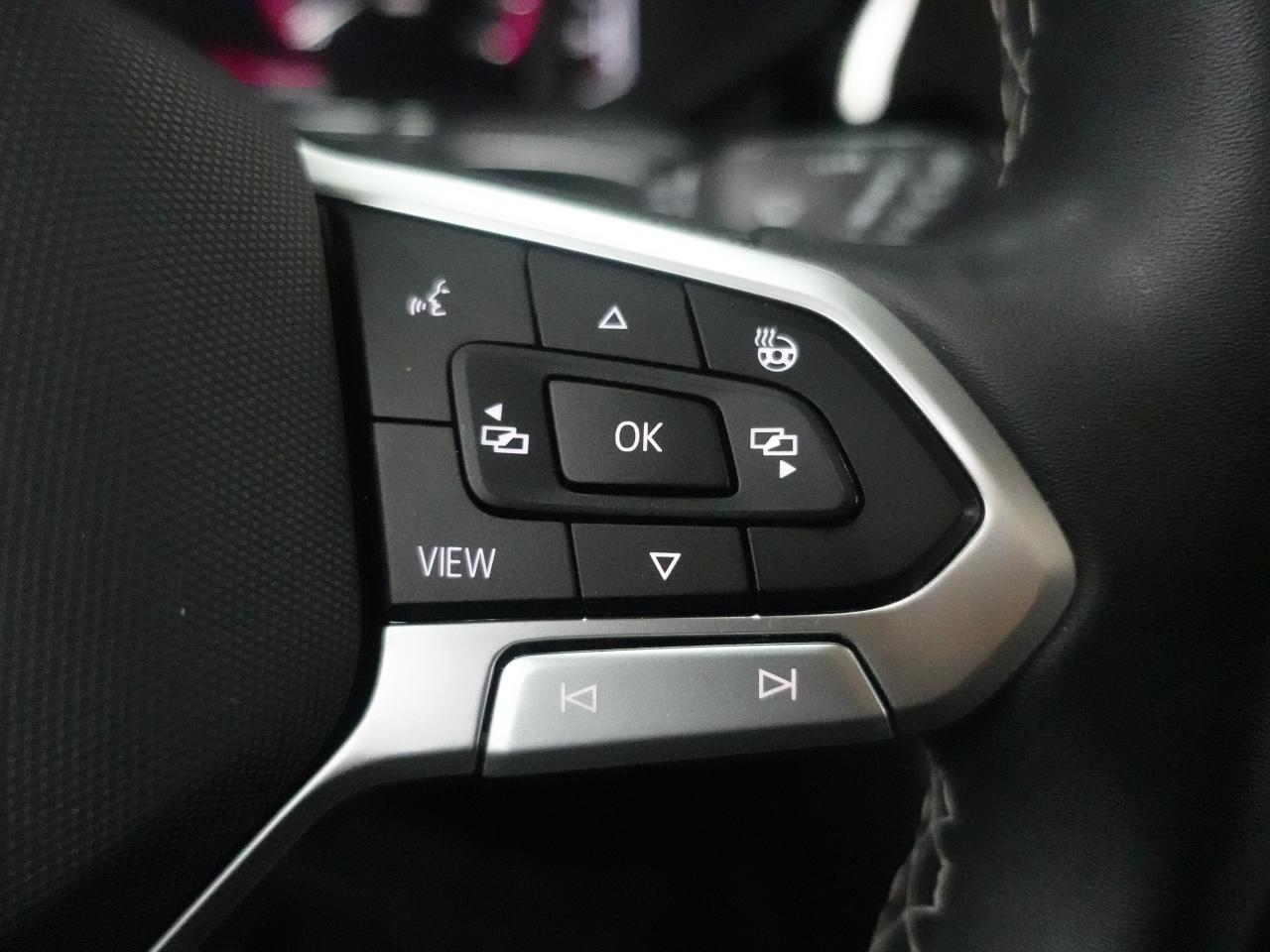 2022 Volkswagen Taos HIGHLINE | AWD | Nav | Leather | Pano roof | BSM