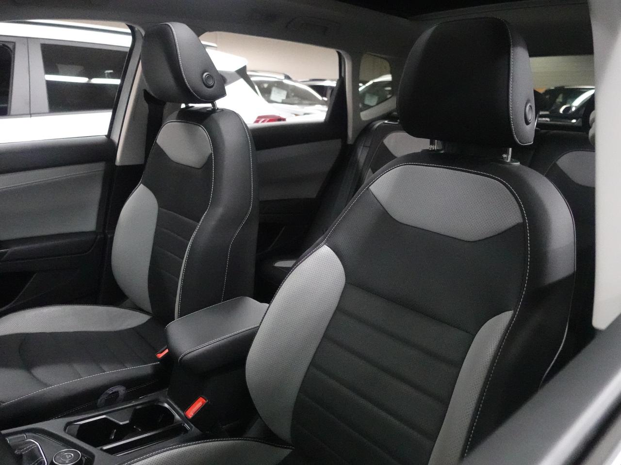 2022 Volkswagen Taos HIGHLINE | AWD | Nav | Leather | Pano roof | BSM