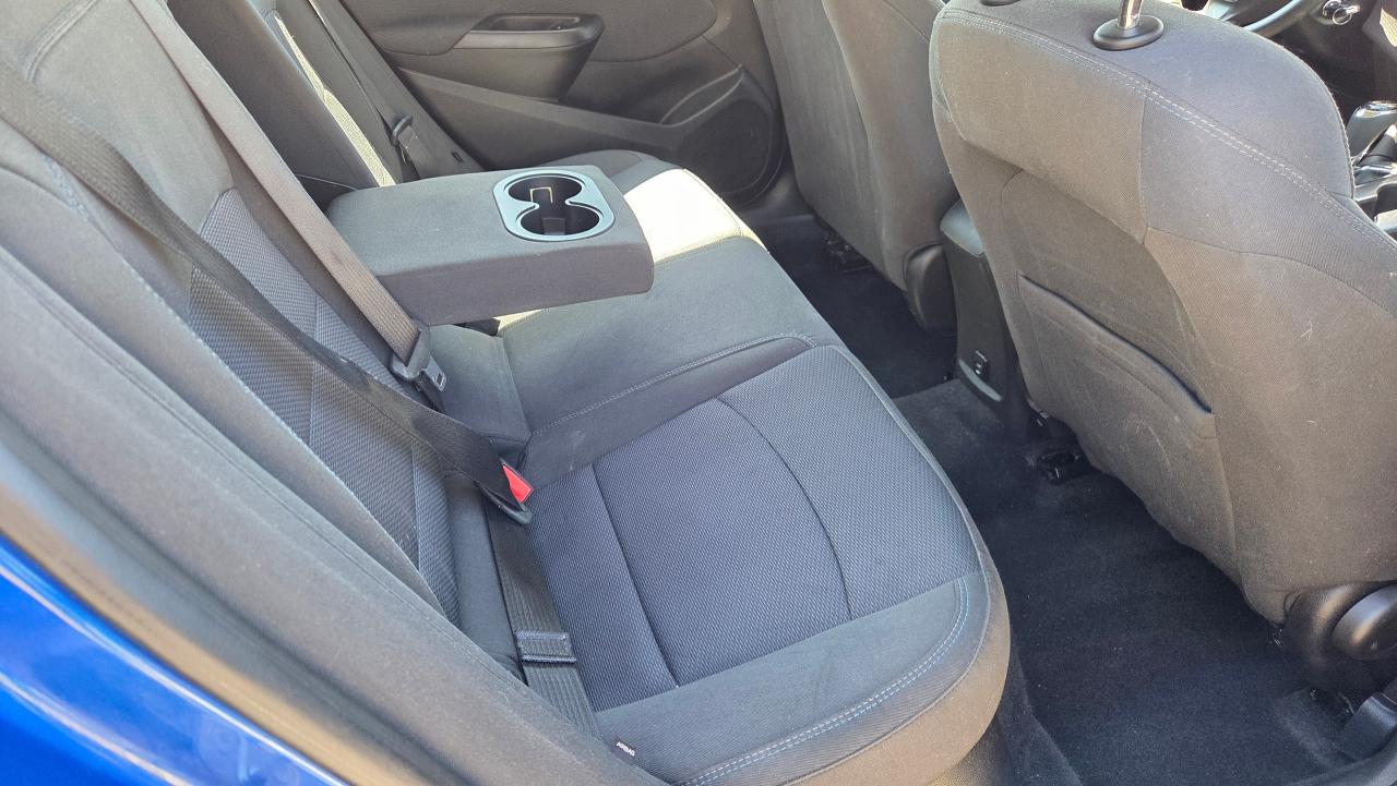 2018 Chevrolet Cruze LT - Photo #9