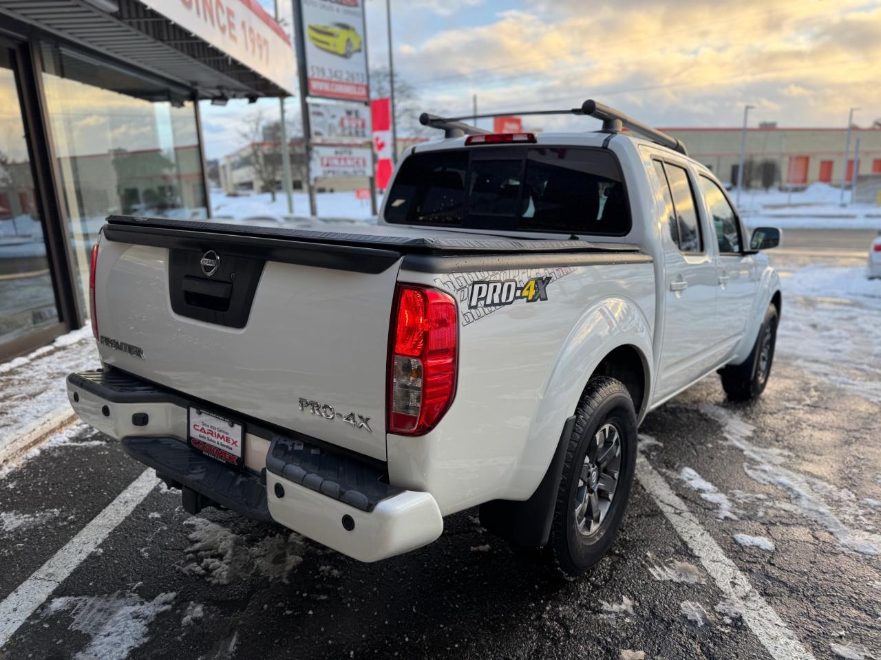 2015 Nissan Frontier One Owner | Accident Free | 4x4 PRO-4X | LOADED Photo4