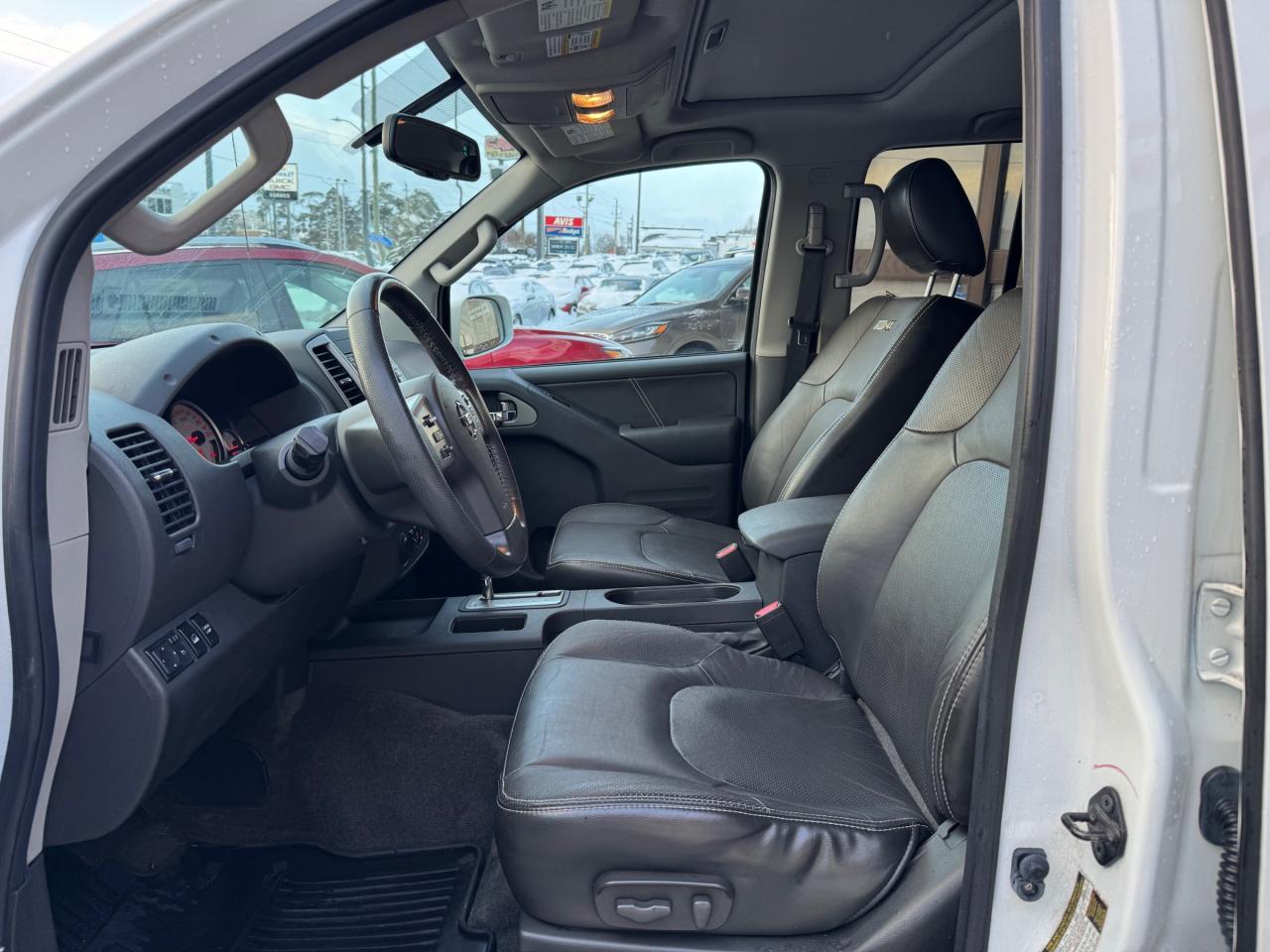 2015 Nissan Frontier One Owner | Accident Free | 4x4 PRO-4X | LOADED Photo