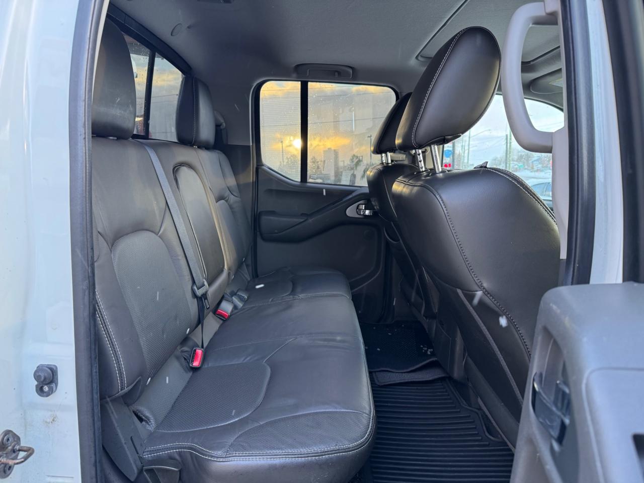 2015 Nissan Frontier One Owner | Accident Free | 4x4 PRO-4X | LOADED Photo