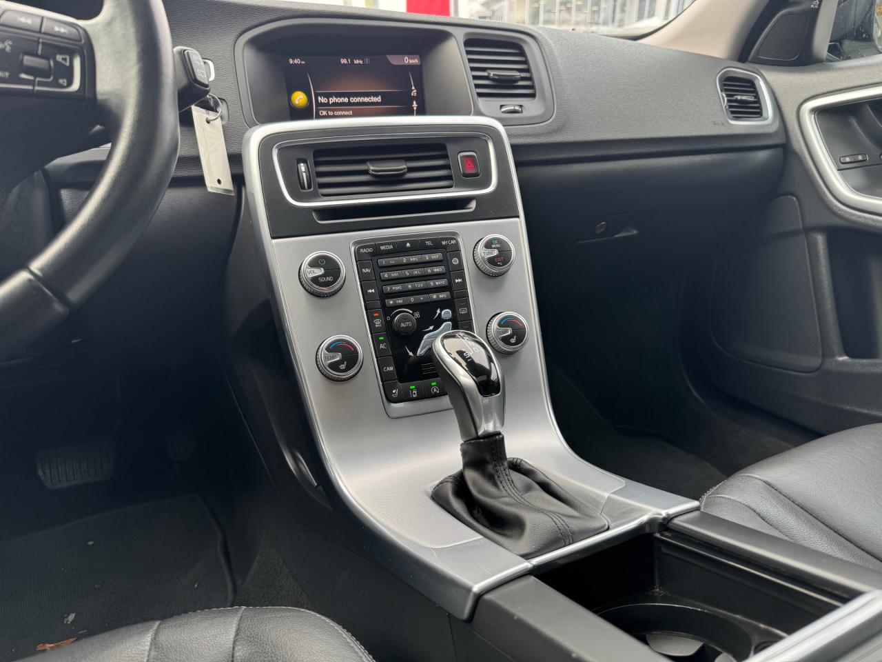 2018 Volvo V60 Cross Country T5 Premier One Owner | Navi | BLIS | Leather | Sunroof Photo