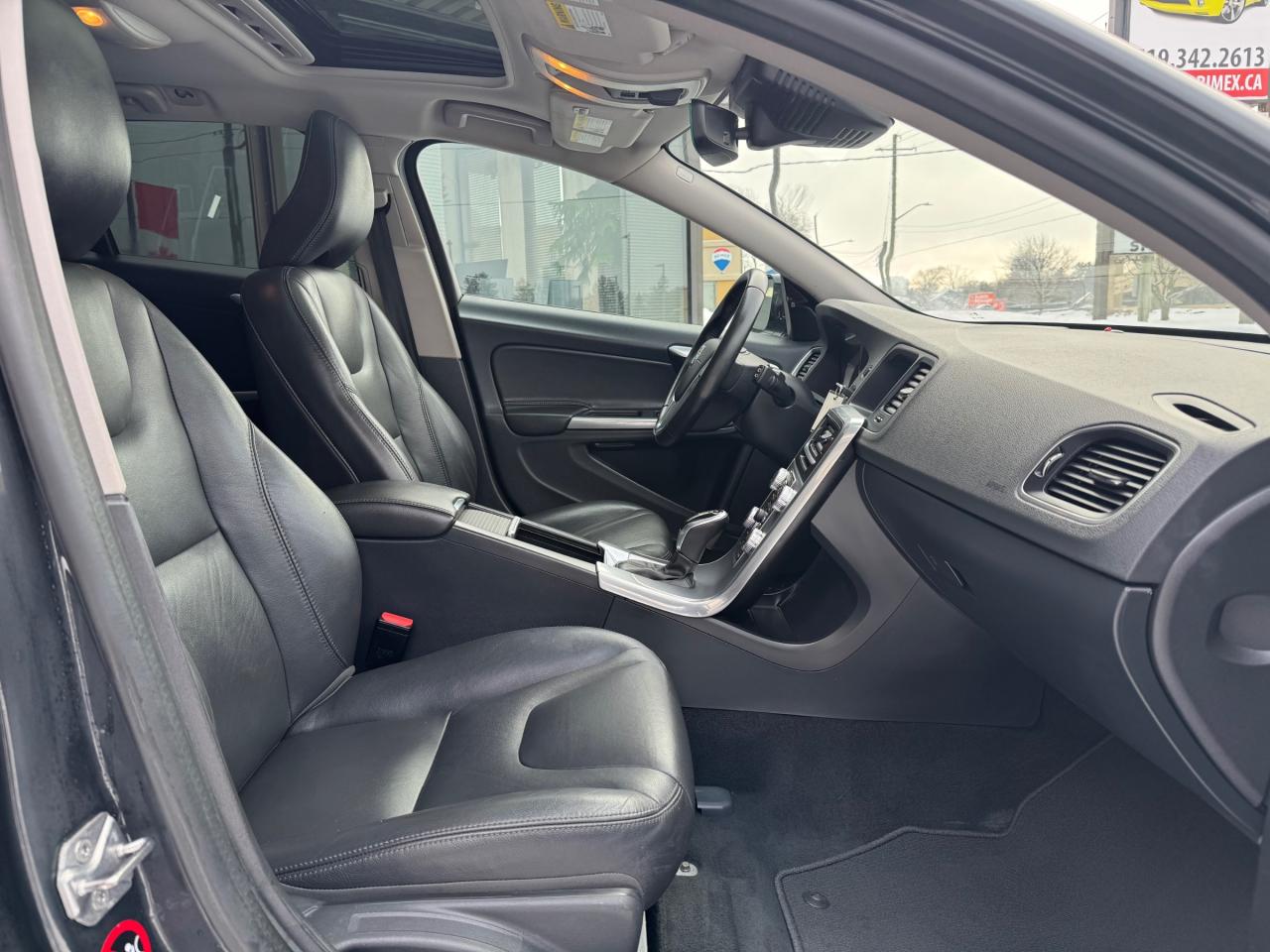 2018 Volvo V60 Cross Country T5 Premier One Owner | Navi | BLIS | Leather | Sunroof Photo