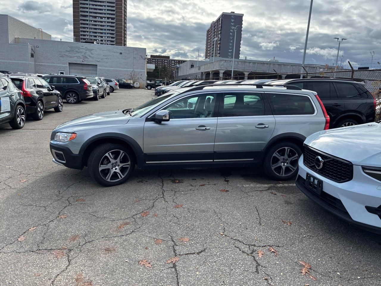 2013 Volvo XC70 T6 AWD | Sunroof | Backup Camera Photo