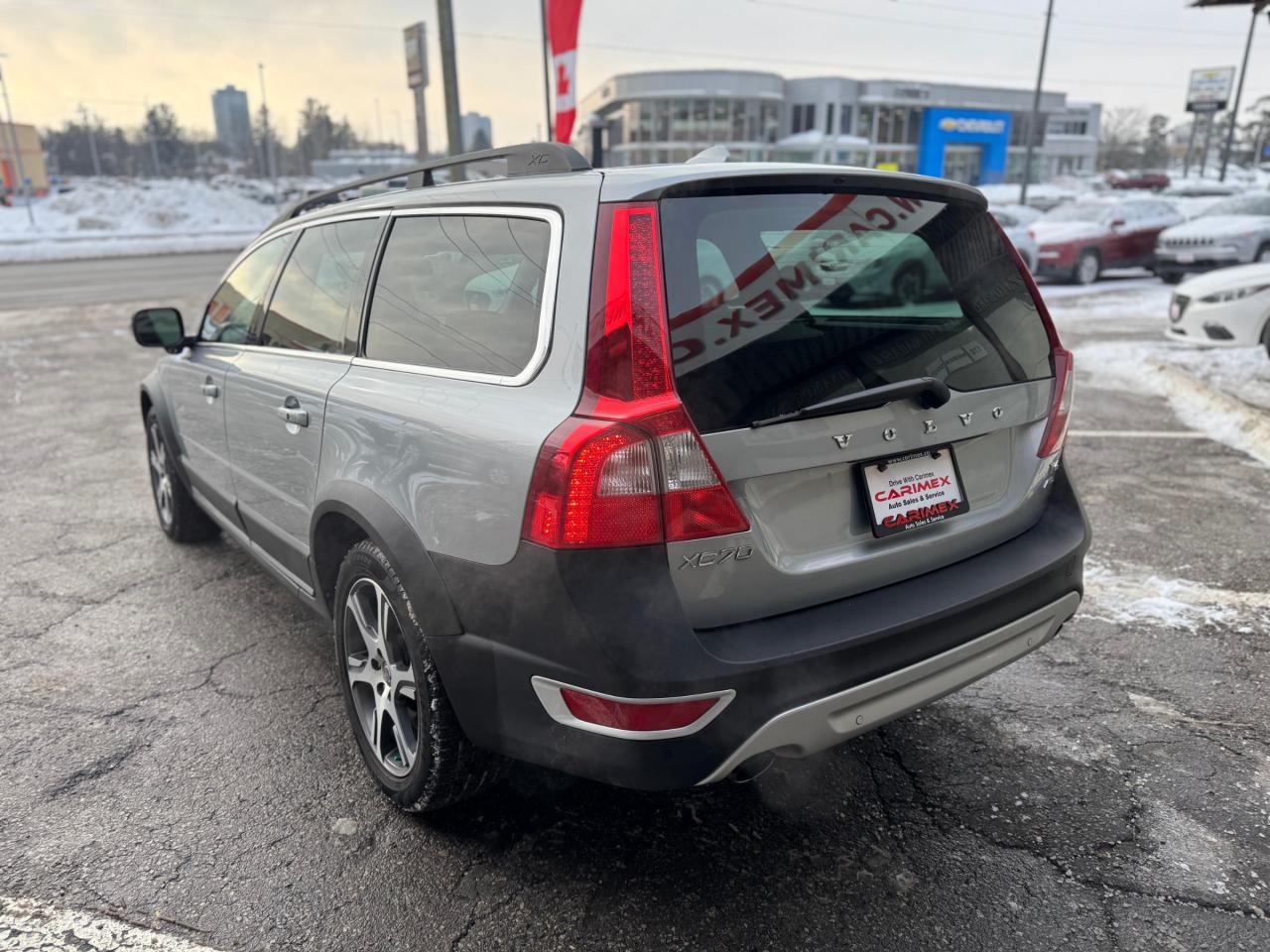 2013 Volvo XC70 T6 AWD | Sunroof | Backup Camera Photo2