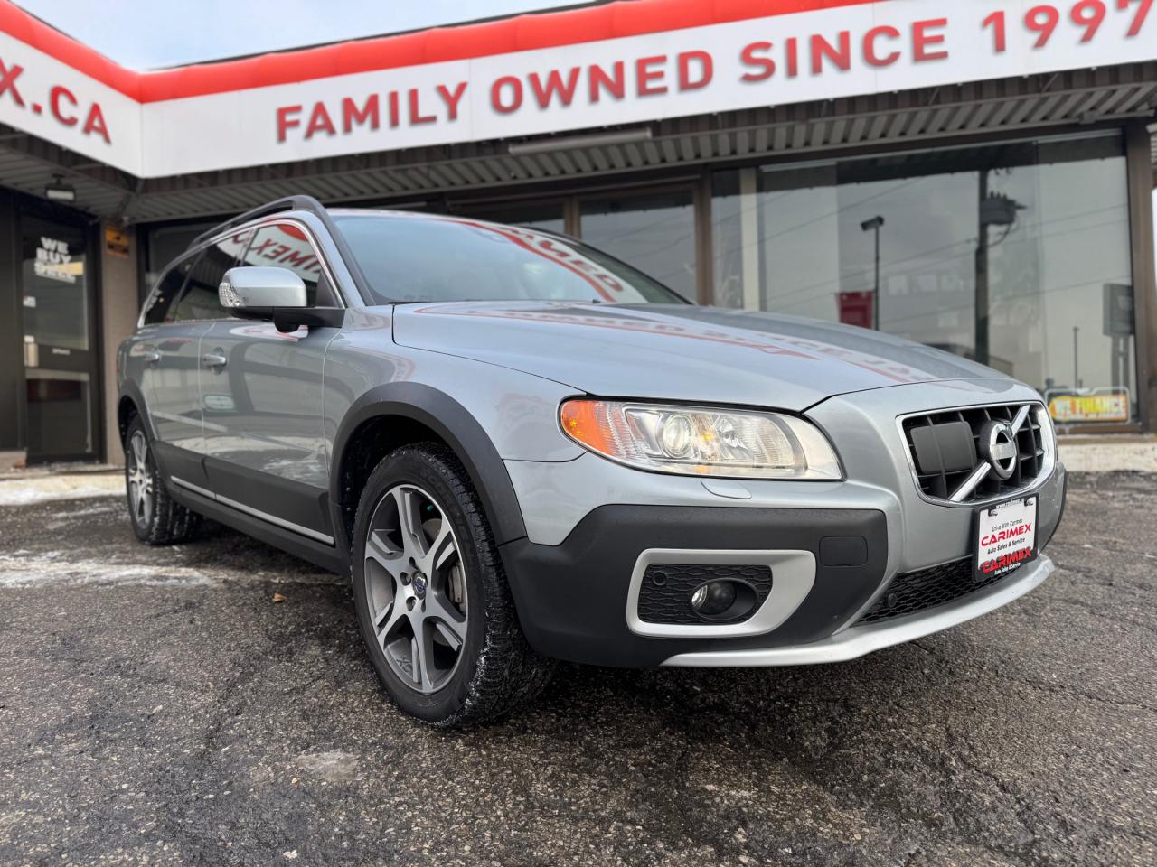 2013 Volvo XC70 T6 AWD | Sunroof | Backup Camera Photo