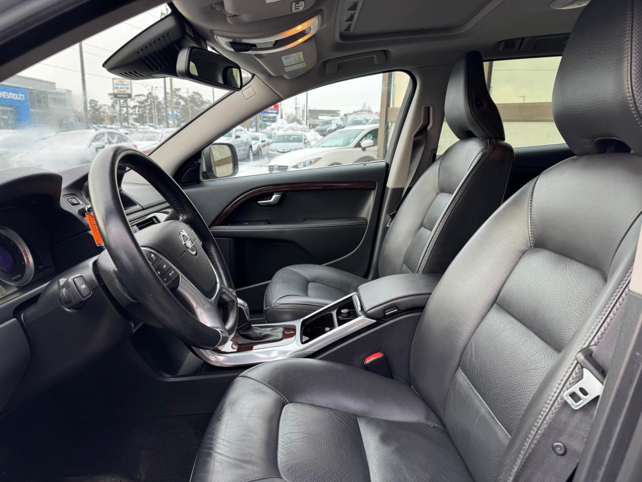 2013 Volvo XC70 T6 AWD | Sunroof | Backup Camera Photo