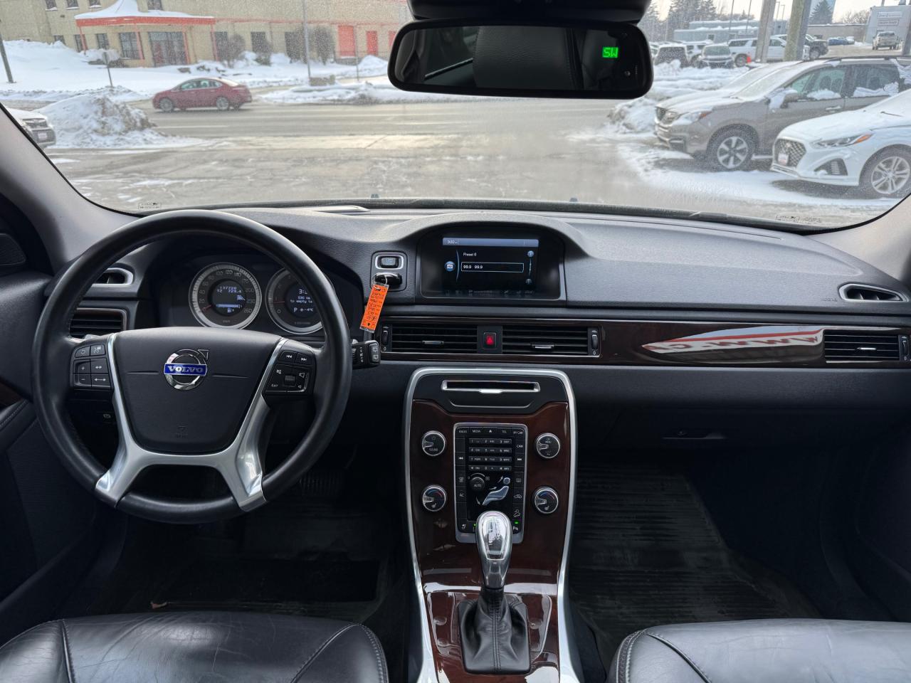 2013 Volvo XC70 T6 AWD | Sunroof | Backup Camera Photo