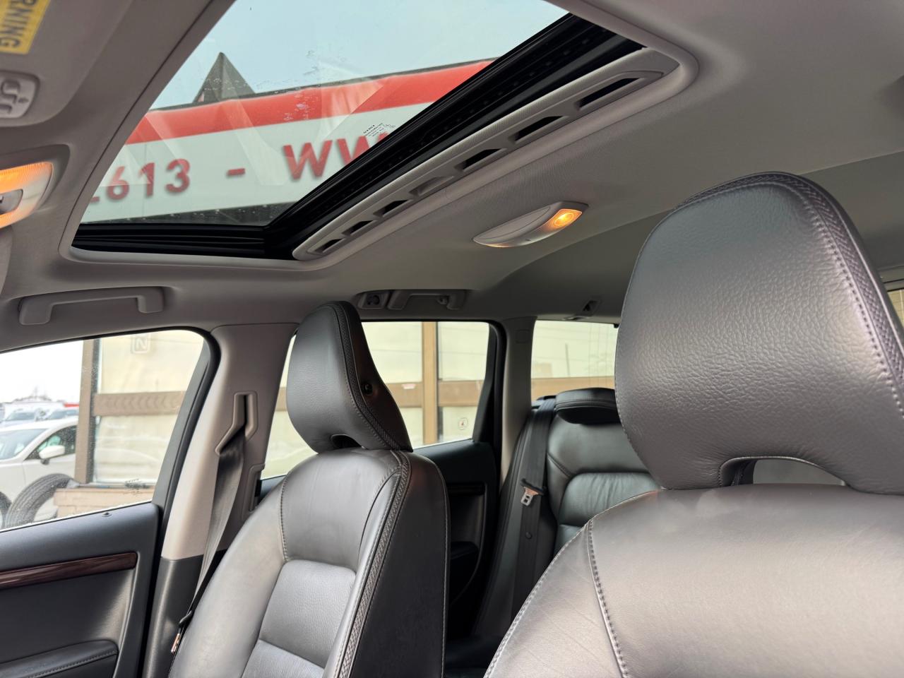 2013 Volvo XC70 T6 AWD | Sunroof | Backup Camera Photo